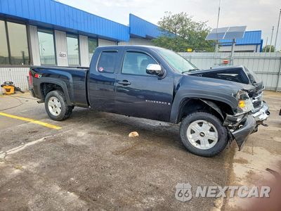 Czwarte zdjęcie samochodu z boku: 2009 CHEVROLET SILVERADO K1500 LT VIN:1GCEK29099Z275826 - miniatura
