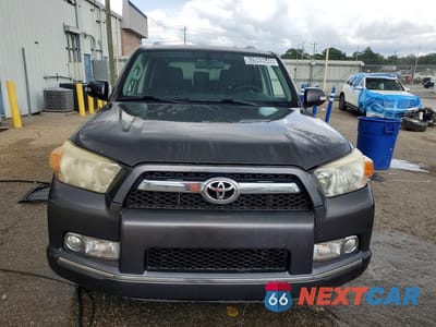 Piąte zdjęcie samochodu w środku: 2010 TOYOTA 4RUNNER SR5 VIN:JTEZU5JR7A5011924 - miniatura