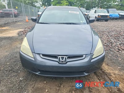 Piąte zdjęcie samochodu w środku: 2005 HONDA ACCORD VIN:1HGCM66825A001039 - miniatura