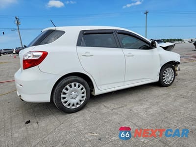 Trzecie zdjęcie samochodu z tyłu: 2009 TOYOTA MATRIX BASE VIN:2T1KU40EX9C159398 - miniatura