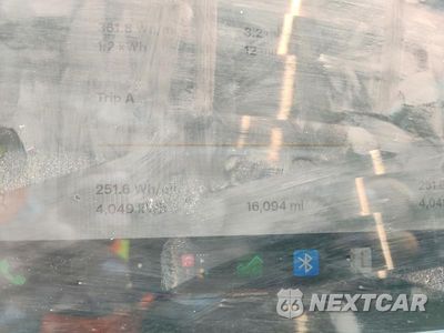 Zdjęcie 9 z 12 samochodu: 2023 TESLA MODEL 3 VIN:5YJ3E1EAXPF542403 - miniatura