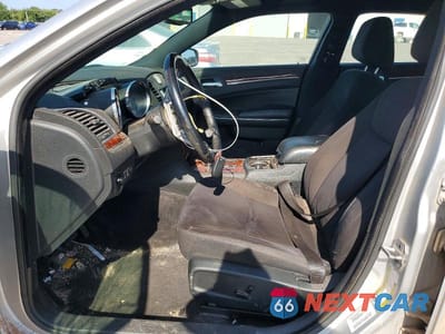 Zdjęcie 7 z 12 samochodu: 2012 CHRYSLER 300 VIN:2C3CCAAG6CH116717 - miniatura