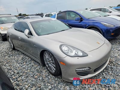 Czwarte zdjęcie samochodu z boku: 2012 PORSCHE PANAMERA S HYBRID VIN:WP0AD2A78CL045531 - miniatura