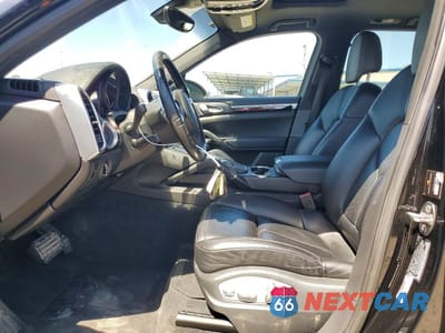 Zdjęcie 7 z 13 samochodu: 2014 PORSCHE CAYENNE VIN:WP1AF2A22ELA39515 - miniatura