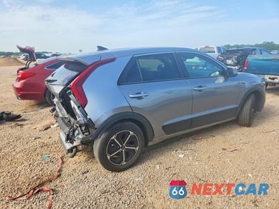 Trzecie zdjęcie samochodu z tyłu: 2026 KIA NIRO LX VIN:KNDCP3LE2T5324589 - miniatura