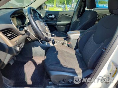 Zdjęcie 7 z 12 samochodu: 2016 JEEP CHEROKEE LATITUDE VIN:1C4PJMCB2GW271987 - miniatura