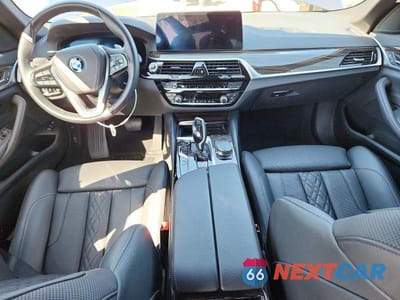 Zdjęcie 8 z 12 samochodu: 2023 BMW 530E VIN:WBA13AG00PCL98372 - miniatura