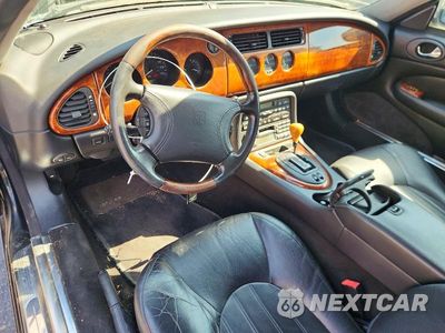 Zdjęcie 8 z 12 samochodu: 1999 JAGUAR XK8 VIN:SAJGX204XXC041884 - miniatura