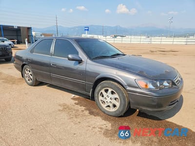 Czwarte zdjęcie samochodu z boku: 2000 TOYOTA CAMRY LE VIN:4T1BG22K7YU968661 - miniatura