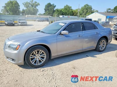 2014 CHRYSLER 300 S 2C3CCABGXEH120187 - główne zdjęcie licytacji z USA - miniatura