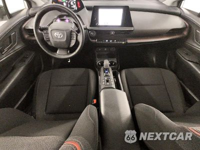 Zdjęcie 8 z 12 samochodu: 2025 TOYOTA PRIUS PLUG-IN HYBRID SE VIN:JTDACACU3S3049646 - miniatura