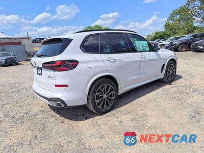 Czwarte zdjęcie samochodu z boku: 2026 BMW X5 XDRIVE50E VIN:5UX43EU04T9355056 - miniatura