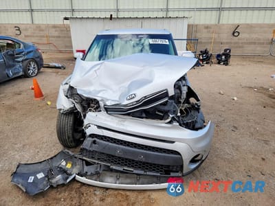 Piąte zdjęcie samochodu w środku: 2018 KIA SOUL VIN:KNDJP3A58J7536439 - miniatura