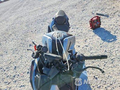 Piąte zdjęcie samochodu w środku: 2023 KAWASAKI ZR1000 K VIN:JKAZRCK10PA015150 - miniatura