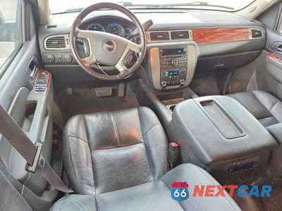 Zdjęcie 8 z 13 samochodu: 2014 GMC YUKON SLT VIN:1GKS2CE09ER117399 - miniatura