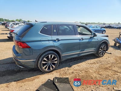 Trzecie zdjęcie samochodu z tyłu: 2021 VOLKSWAGEN TIGUAN SEL PREMIUM R-LINE VIN:3VV4B7AXXMM118755 - miniatura