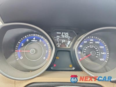 Zdjęcie 9 z 12 samochodu: 2012 HYUNDAI ELANTRA GLS VIN:5NPDH4AE0CH107732 - miniatura