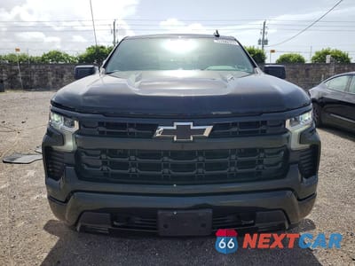Piąte zdjęcie samochodu w środku: 2026 CHEVROLET SILVERADO K1500 RST VIN:2GCUKEED1T1126638 - miniatura