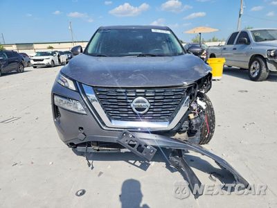 Piąte zdjęcie samochodu w środku: 2021 NISSAN ROGUE SV VIN:5N1AT3BA1MC730180 - miniatura