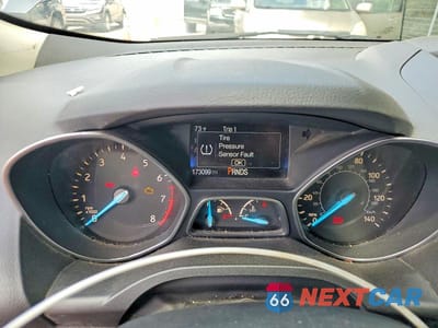 Zdjęcie 9 z 13 samochodu: 2017 FORD ESCAPE SE VIN:1FMCU0GD5HUD73898 - miniatura