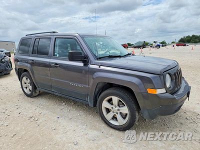 Czwarte zdjęcie samochodu z boku: 2017 JEEP PATRIOT LATITUDE VIN:1C4NJPFB7HD183972 - miniatura