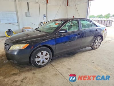 2007 TOYOTA CAMRY LE 4T1BE46K57U591516 - główne zdjęcie licytacji z USA - miniatura
