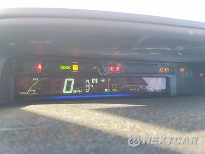 Zdjęcie 9 z 12 samochodu: 2017 TOYOTA PRIUS V TWO VIN:JTDZN3EU7HJ068016 - miniatura