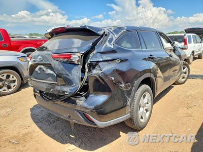 Trzecie zdjęcie samochodu z tyłu: 2021 TOYOTA HIGHLANDER LE VIN:5TDZZRAH8MS076915 - miniatura