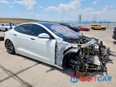 Czwarte zdjęcie samochodu z boku: 2022 TESLA MODEL S VIN:5YJSA1E59NF468060 - miniatura
