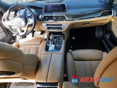 Zdjęcie 8 z 12 samochodu: 2016 BMW 750I XDRIVE MSPORT VIN:WBA7F2C55GG420836 - miniatura