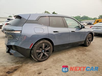 Trzecie zdjęcie samochodu z tyłu: 2024 BMW IX XDRIVE50 VIN:WB523CF02RCP02238 - miniatura