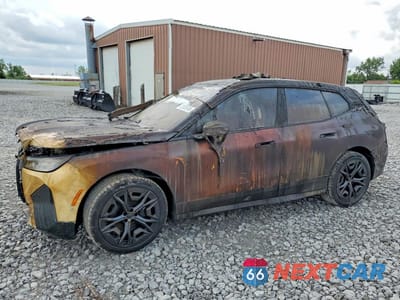 2025 BMW IX XDRIVE50 WB523CF0XSCU09712 - główne zdjęcie licytacji z USA - miniatura