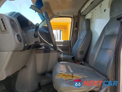 Zdjęcie 7 z 13 samochodu: 2010 FORD ECONOLINE E350 SUPER DUTY CUTAWAY VAN VIN:1FDWE3FLXADA33561 - miniatura