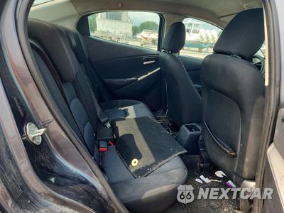 Zdjęcie 10 z 12 samochodu: 2019 TOYOTA YARIS LE VIN:3MYDLBYV5KY505871 - miniatura