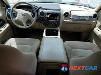 Zdjęcie 8 z 13 samochodu: 2006 FORD EXPEDITION XLT VIN:1FMFU16566LA85193 - miniatura