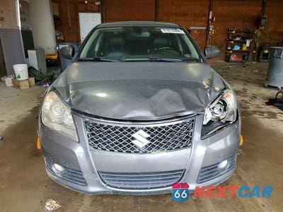 Piąte zdjęcie samochodu w środku: 2010 SUZUKI KIZASHI SLS VIN:JS2RF9A77A6100171 - miniatura