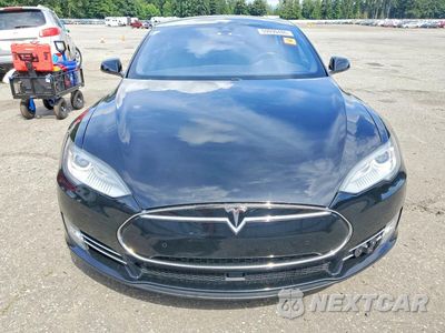 Piąte zdjęcie samochodu w środku: 2015 TESLA MODEL S 60 VIN:5YJSA1S10FFP73384 - miniatura
