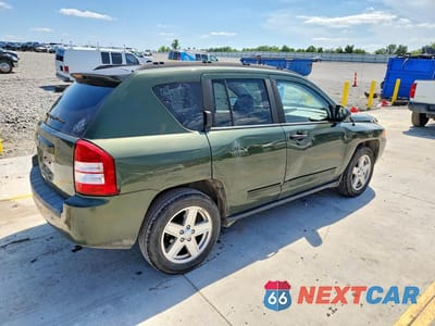 Trzecie zdjęcie samochodu z tyłu: 2008 JEEP COMPASS SPORT VIN:1J8FF47W98D534136 - miniatura