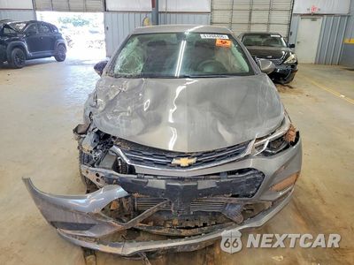 Piąte zdjęcie samochodu w środku: 2018 CHEVROLET CRUZE LT VIN:1G1BE5SM2J7236674 - miniatura
