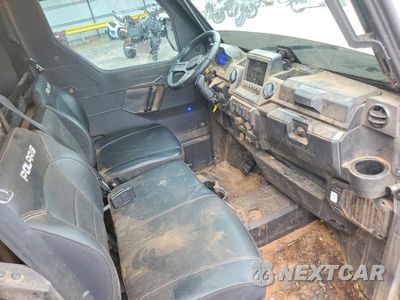 Piąte zdjęcie samochodu w środku: 2023 POLARIS RANGER CREW XP 1000 UTILITY VEHICLE VIN:4XARSY997P8061205 - miniatura