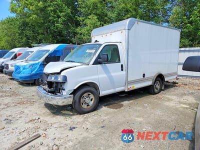 2024 CHEVROLET EXPRESS G3500 BOX TRUCK 1HA0GRF71RN017373 - główne zdjęcie licytacji z USA - miniatura