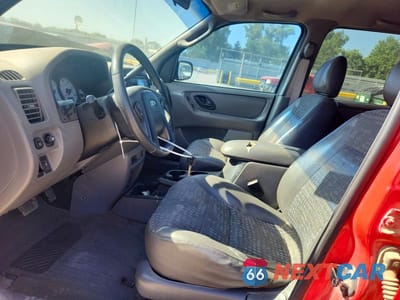 Zdjęcie 7 z 13 samochodu: 2002 FORD ESCAPE XLS VIN:1FMYU02122KD81365 - miniatura