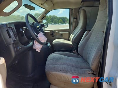 Zdjęcie 7 z 12 samochodu: 2017 CHEVROLET EXPRESS G2500 VIN:1GCWGBFF4H1350508 - miniatura