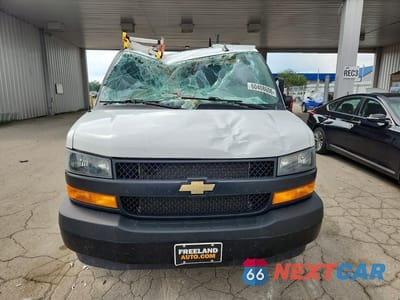 Piąte zdjęcie samochodu w środku: 2024 CHEVROLET EXPRESS G2500 VIN:1GCWGAFP1R1287470 - miniatura