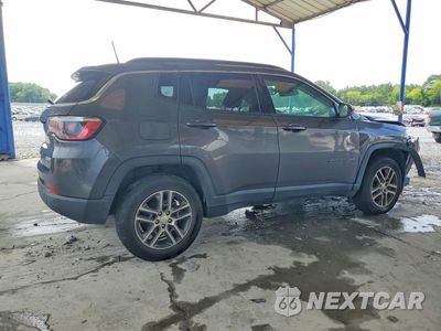 Trzecie zdjęcie samochodu z tyłu: 2018 JEEP COMPASS LATITUDE VIN:3C4NJDBB1JT281545 - miniatura