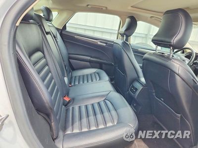 Zdjęcie 10 z 12 samochodu: 2019 FORD FUSION SEL VIN:3FA6P0CD2KR150673 - miniatura