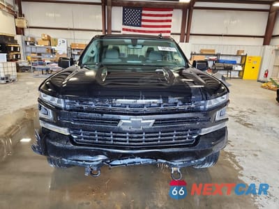 Piąte zdjęcie samochodu w środku: 2019 CHEVROLET SILVERADO K1500 RST VIN:1GCUYEED2KZ140732 - miniatura