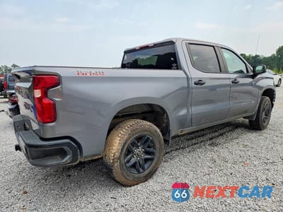 Trzecie zdjęcie samochodu z tyłu: 2021 CHEVROLET SILVERADO K1500 LT TRAIL BOSS VIN:1GCPYFED3MZ422657 - miniatura