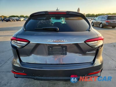 Zdjęcie 6 z 12 samochodu: 2023 MASERATI LEVANTE MODENA VIN:ZN661YUM3PX418605 - miniatura