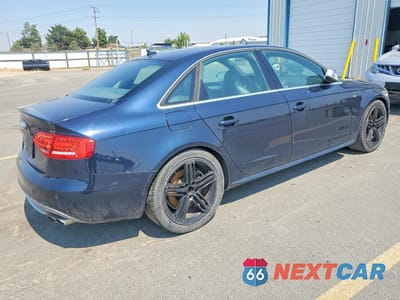 Trzecie zdjęcie samochodu z tyłu: 2010 AUDI S4 PREMIUM PLUS VIN:WAUBGAFLXAA072442 - miniatura
